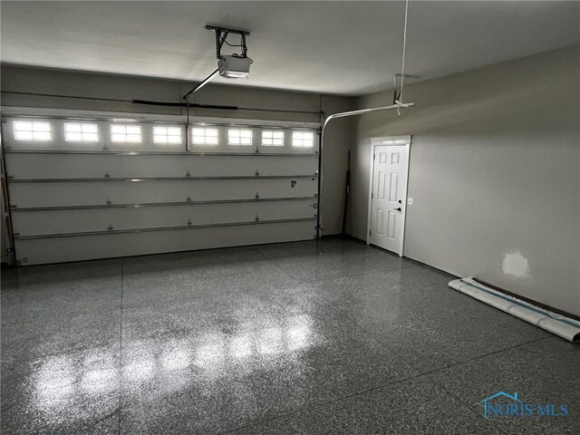4015 E Plaza Blvd, Northwood, OH 43619 - garage with a garage door opener