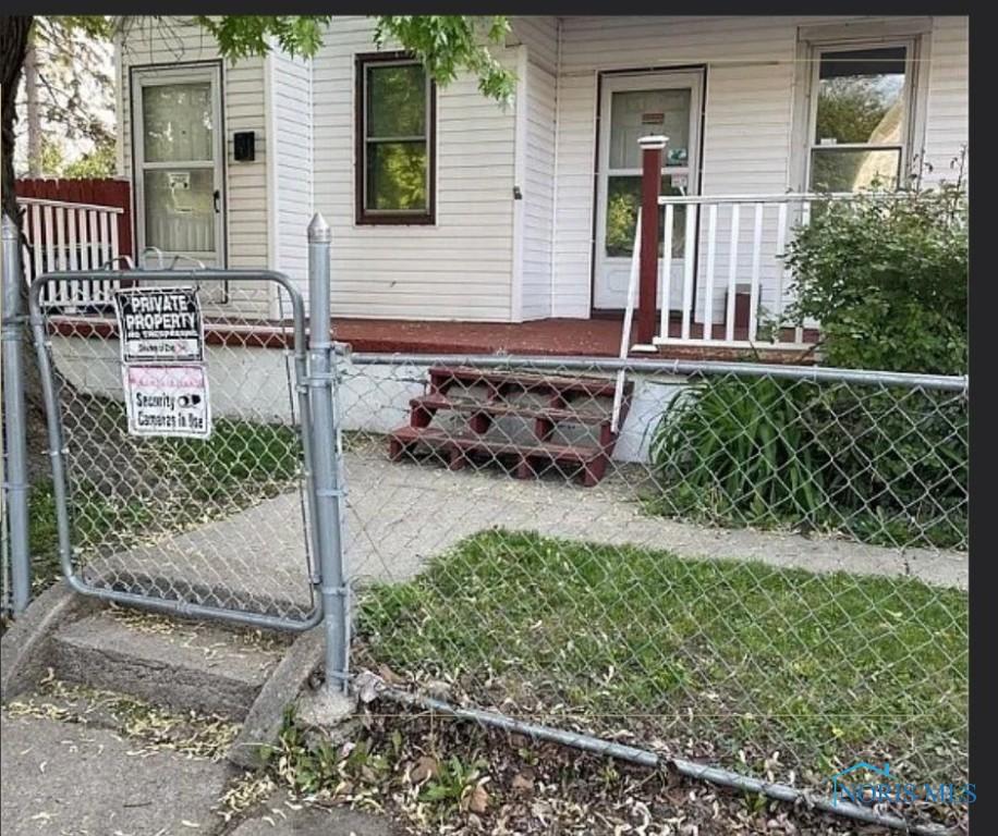 630 Oak St, Toledo, OH 43605 - photo 1