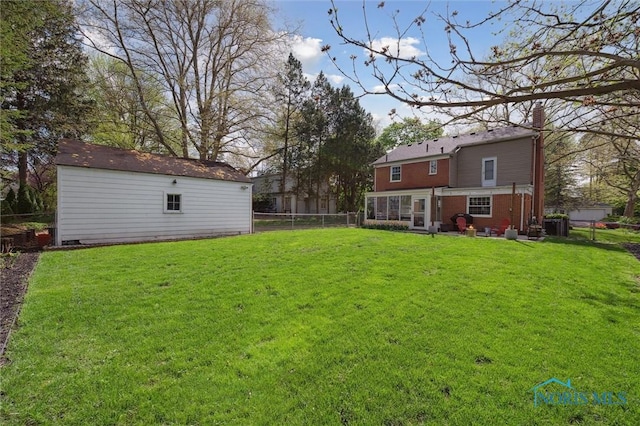 2222 Talmadge Rd, Ottawa Hills, OH 43606 - view of yard