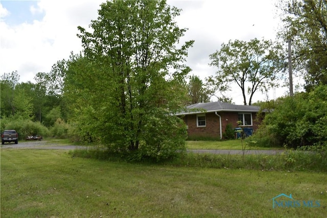 4260 S Eber Rd, Monclova, OH 43542 - view of grassy yard