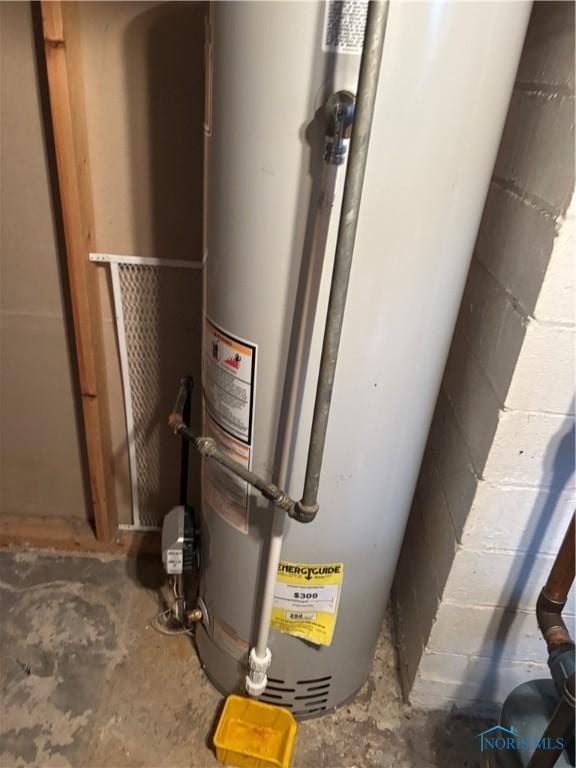 181 Osborne St, Rossford, OH 43460 - utility room featuring gas water heater