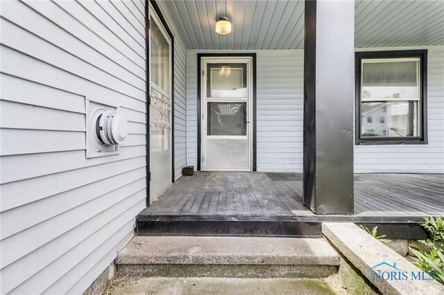 4927 N Summit St, Toledo, OH 43611 - view of property entrance