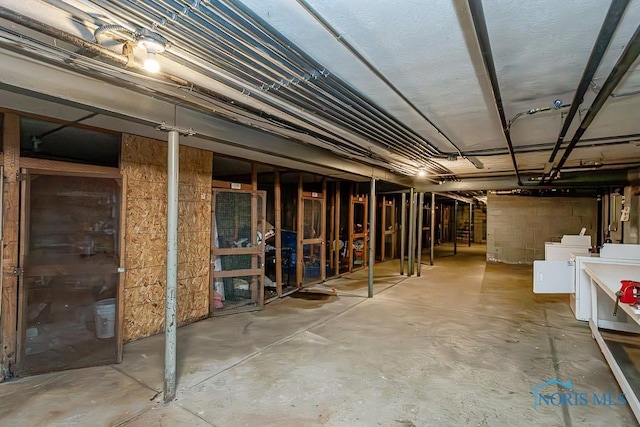 2340 Torrey Hill Dr, Toledo, OH 43606 - unfinished below grade area with separate washer and dryer