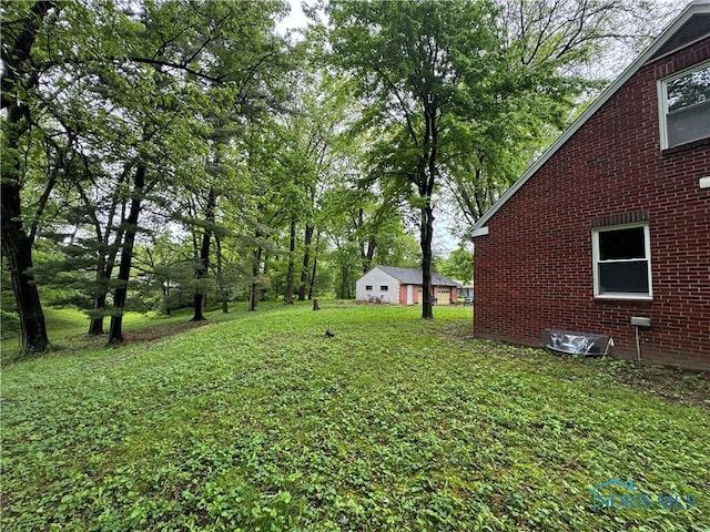 1226 Champe Rd, Toledo, OH 43615 - view of grassy yard