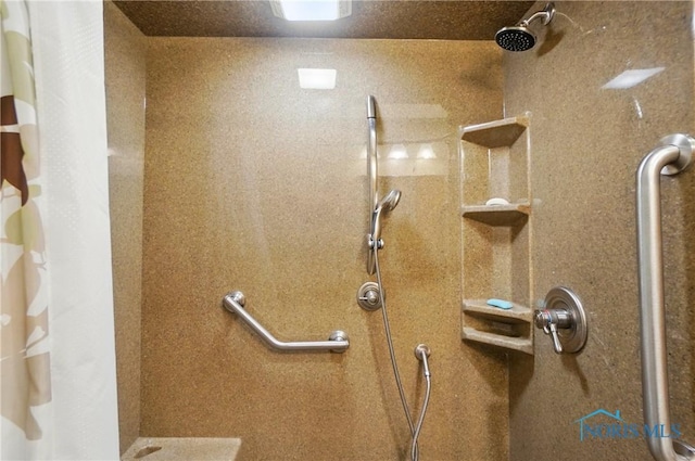 1306 N Union St, Fostoria, OH 44830 - bathroom view of curtained shower
