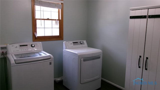 640 Hemlock St, Wauseon, OH 43567 - laundry area featuring washer and clothes dryer
