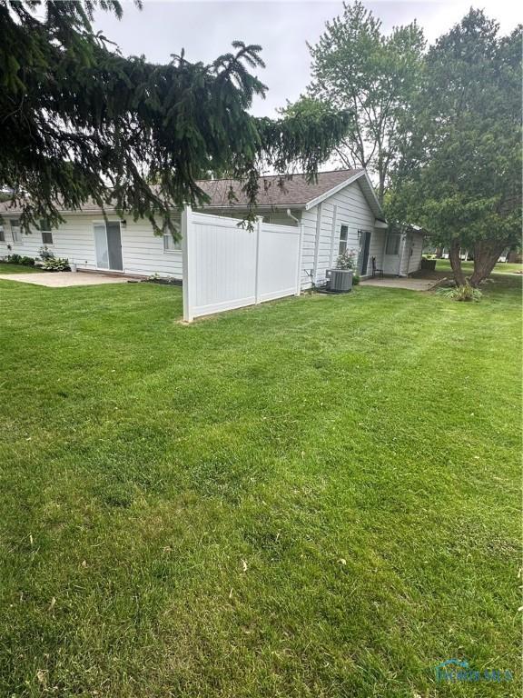 1104 Fairlawn Dr, Bryan, OH 43506 - photo 31