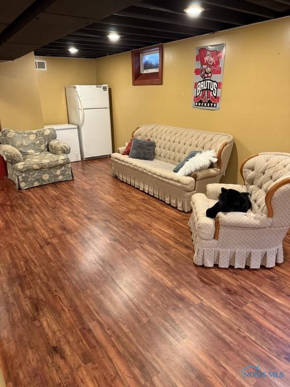1133 Inverness Dr, Findlay, OH 45840 - living area with wood finished floors