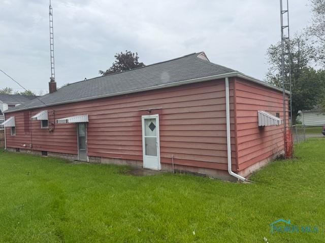 600 Tiedeman Ave, Defiance, OH 43512 - back of property with a yard