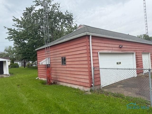 600 Tiedeman Ave, Defiance, OH 43512 - view of garage