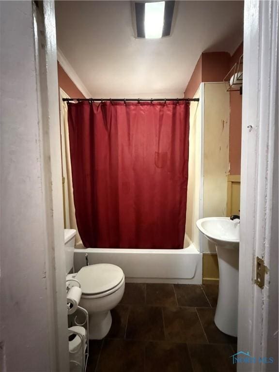 1726 Balkan Pl, Toledo, OH 43613 - bathroom with toilet and shower / bathtub combination with curtain