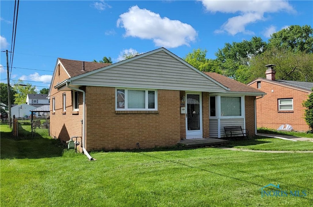 2315 Ann Dr, Toledo, OH 43613 - photo 2