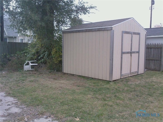 766 Spencer St, Toledo, OH 43609 - view of shed