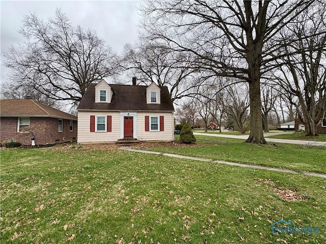 178 Gross St, Tiffin, OH 44883 - cape cod house featuring a front yard