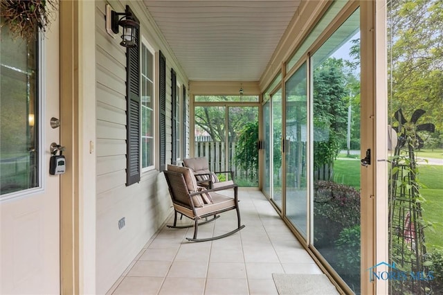 6200 Swiss Garden Rd, Toledo, OH 43612 - sunroom / solarium with plenty of natural light