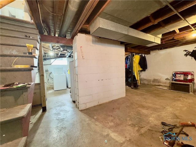 2135 Airport Hwy, Toledo, OH 43609 - view of unfinished below grade area