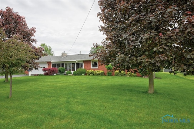 2534 Blanchard Ave, Findlay, OH 45840 - view of grassy yard
