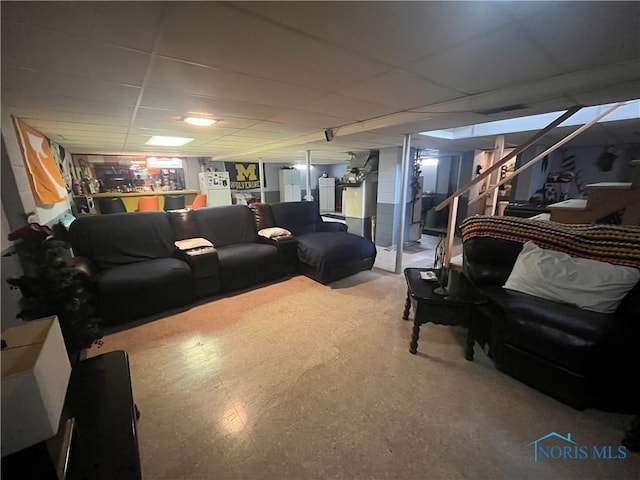 4448 Helmond Ct, Toledo, OH 43611 - living area with a drop ceiling