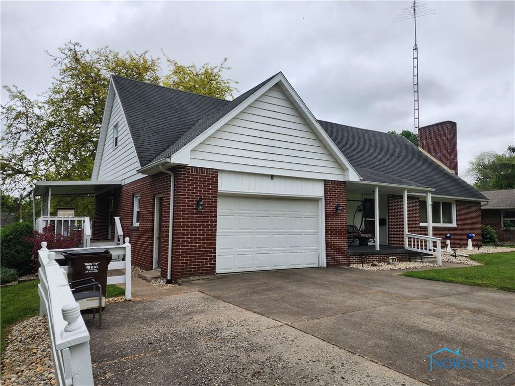 204 W School St, Napoleon, OH 43545 - photo 1