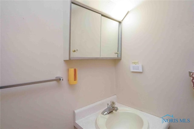 206 N Park Dr, Mccomb, OH 45858 - bathroom with vanity