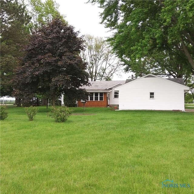 15979 Hill Rd, Defiance, OH 43512 - view of grassy yard