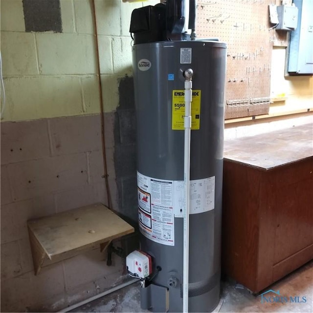 15979 Hill Rd, Defiance, OH 43512 - utility room with water heater