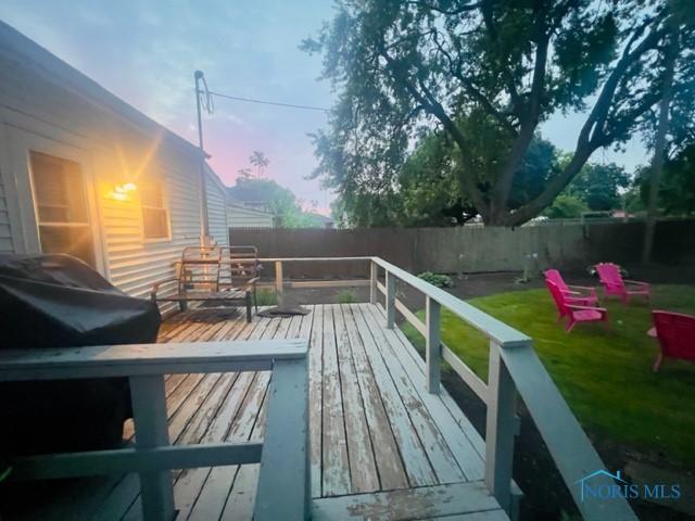 663 W Summit St, Fostoria, OH 44830 - view of deck