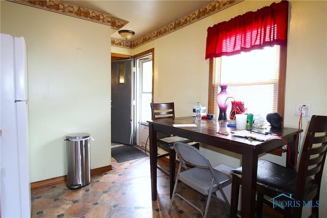 905 Eleanor Ave, Toledo, OH 43612 - view of dining space
