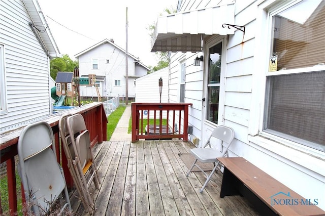 905 Eleanor Ave, Toledo, OH 43612 - wooden terrace with a residential view