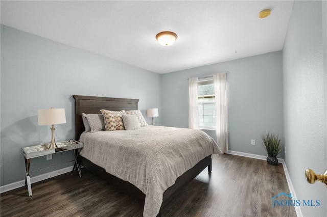 819 Wood Sorrel Ln, Perrysburg, OH 43551 - bedroom featuring wood finished floors and baseboards
