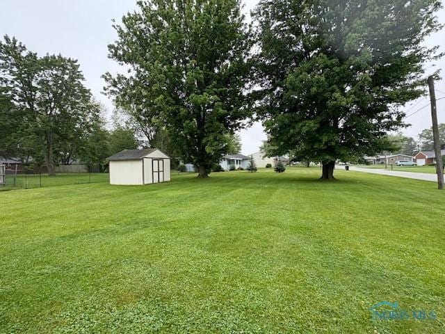 23695 E Second St, Grand Rapids, OH 43522 - view of yard