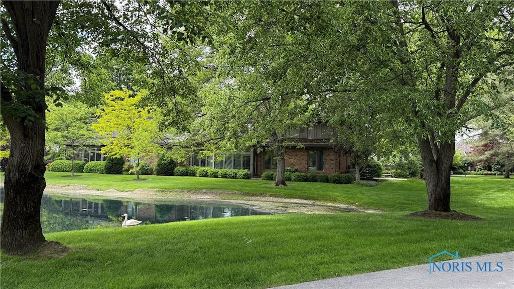 29802 Sussex Rd, Perrysburg, OH 43551 - view of community with a lawn