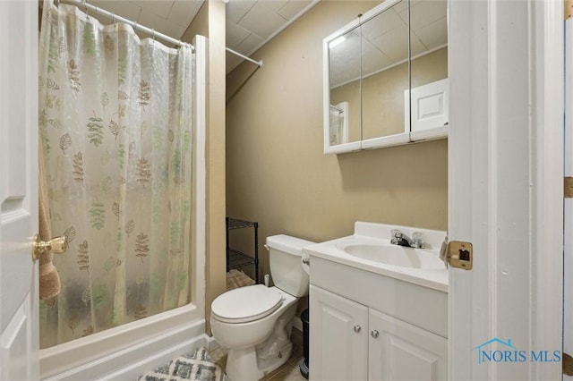 3480 Circle Dr, Delta, OH 43515 - full bathroom with vanity, toilet, and curtained shower