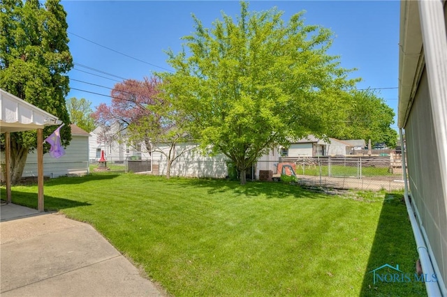 1367 Junior Dr, Maumee, OH 43537 - view of yard