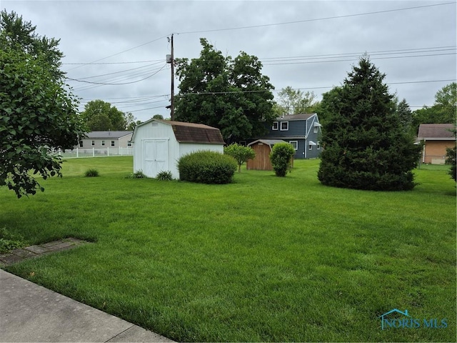 1100 Cherry Ln, Findlay, OH 45840 - view of yard