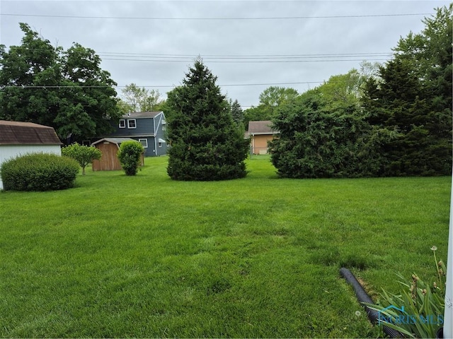 1100 Cherry Ln, Findlay, OH 45840 - view of grassy yard