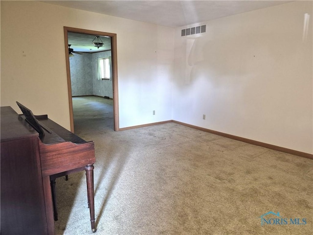 1100 Cherry Ln, Findlay, OH 45840 - carpeted empty room featuring baseboards
