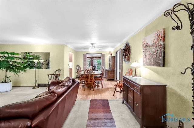 2742 Sandalwood Ave, Toledo, OH 43614 - living area with ceiling fan and light wood finished floors