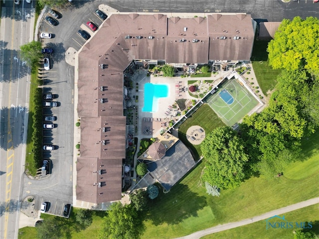6640 Salisbury Rd Unit 212, Maumee, OH 43537 - view of property location featuring a pool area