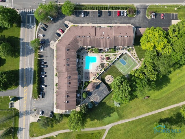 6640 Salisbury Rd Unit 212, Maumee, OH 43537 - aerial view of property and surrounding area with a pool area