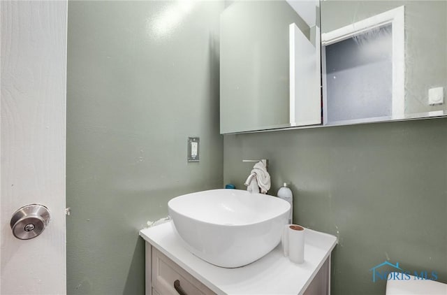 2146 Alvin St, Toledo, OH 43607 - bathroom with vanity