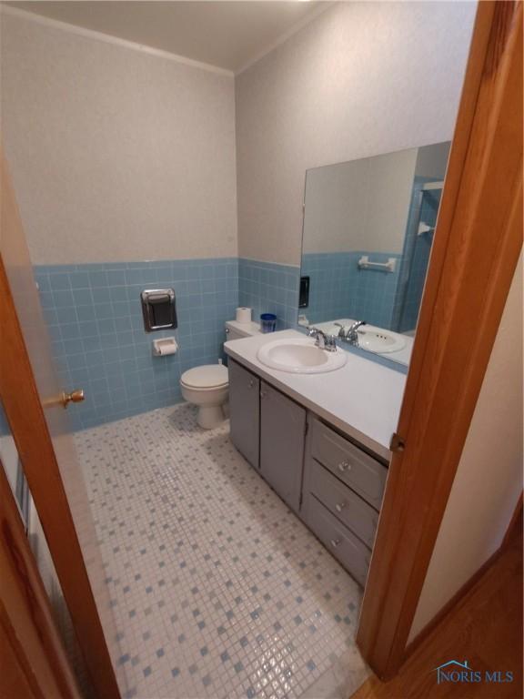 305 Ponderosa Dr, Oregon, OH 43616 - photo 11