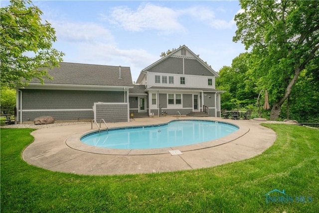 1860 Watermill Ln, Perrysburg, OH 43551 - outdoor pool featuring entry steps, a yard, and a patio