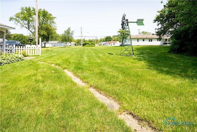 555 Race St, Clyde, OH 43410 - view of yard