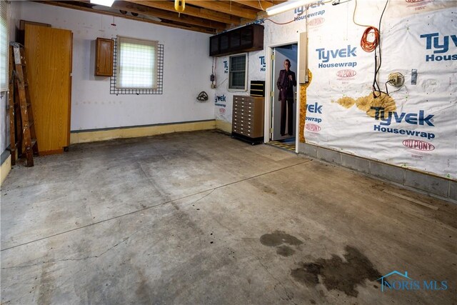 555 Race St, Clyde, OH 43410 - view of garage