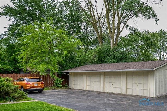 1711 Brownstone Blvd, Toledo, OH 43614 - view of garage