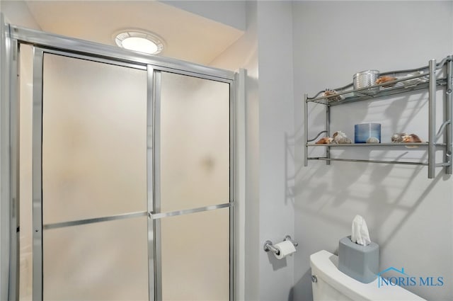 5733 Brook Cliffe Rd, Toledo, OH 43614 - full bath featuring toilet and an enclosed shower