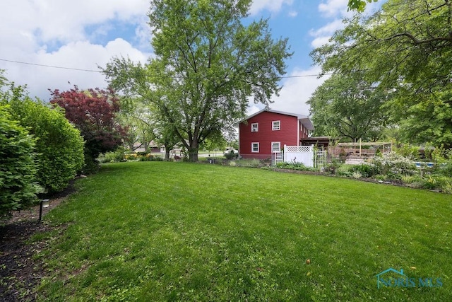 633 Hillcrest Ave, Findlay, OH 45840 - view of yard