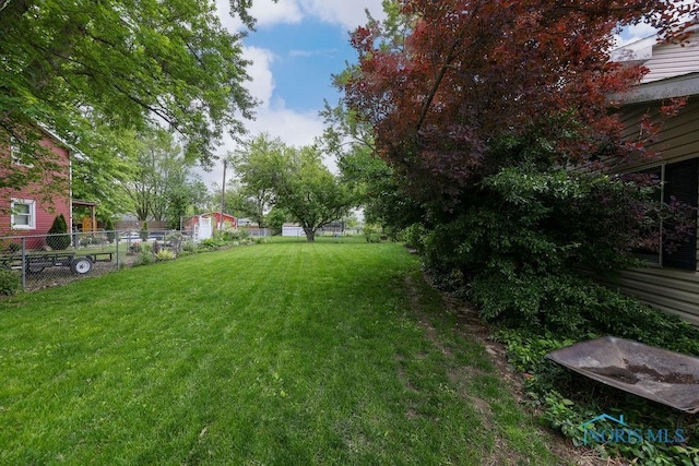 633 Hillcrest Ave, Findlay, OH 45840 - view of yard