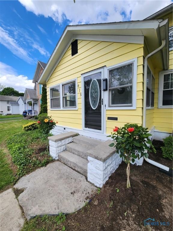 815 S Blanchard St, Findlay, OH 45840 - view of property entrance